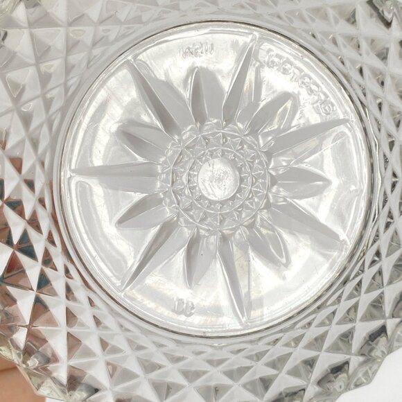 Arcoroc USA Clear Glass Bowl With Diamond Pattern Sunburst Base For Fruit Candy - Picture 7 of 9